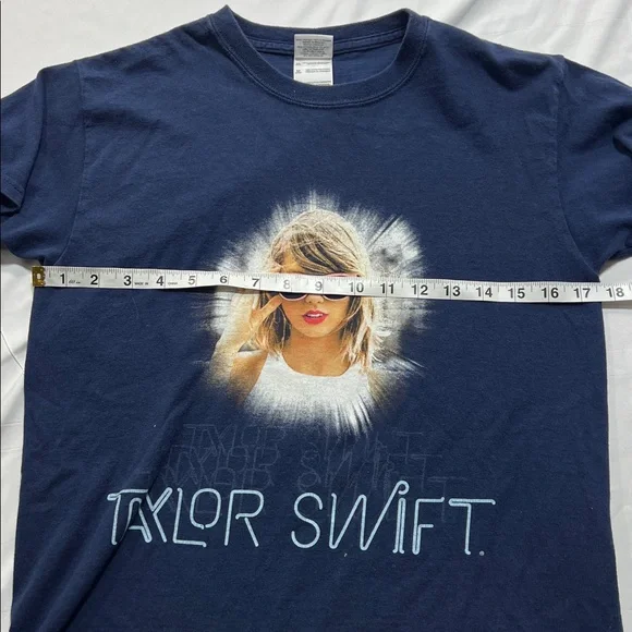 Taylor swift 1989 tour tee youth size M - Picture 4 of 6